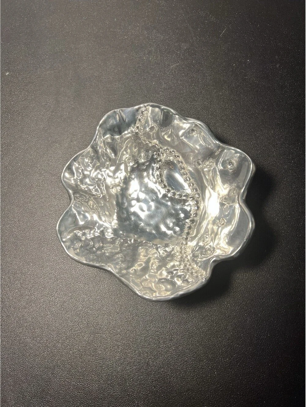 NWOT Mariposa 1990s Petal Dip Dish String Of Pearls Aluminum Silver, 5.25x2